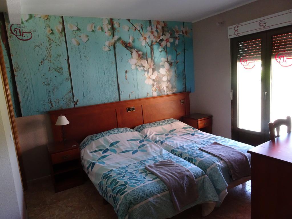 Hostal González Guadarrama Kültér fotó